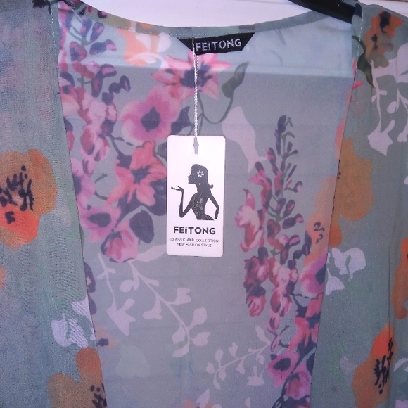 Kimono - Picture 2 of 2